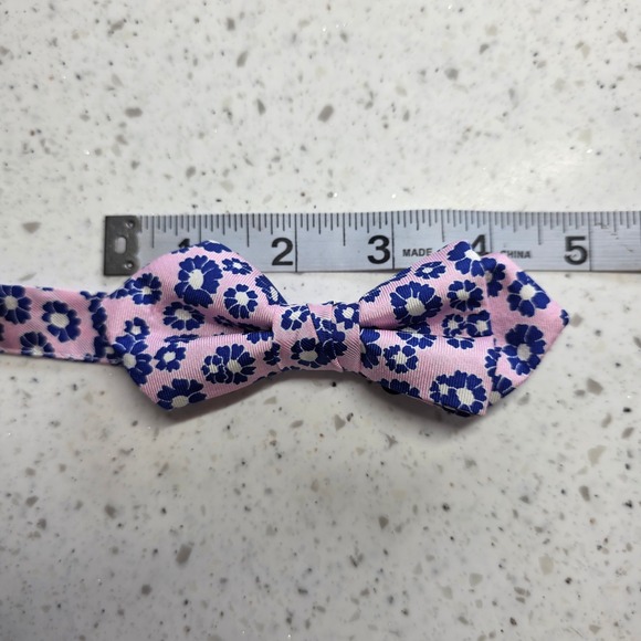 Crewcuts L XL Pink Navy Floral 100% Silk Bow Tie Kids - Picture 5 of 5